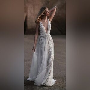 Allure Bridal new with tags wedding dresss